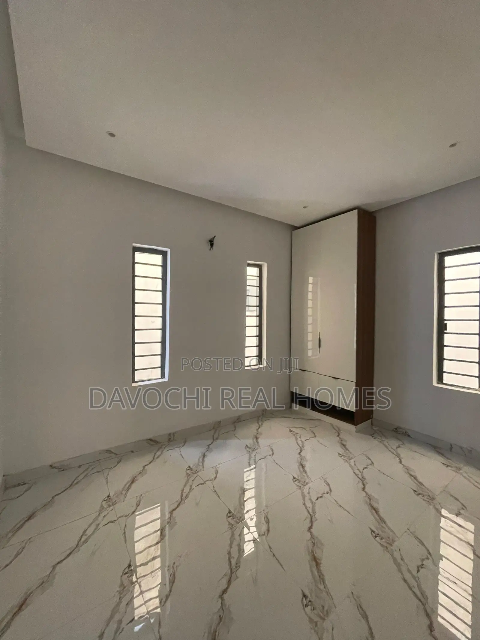 Luxury 5 Bedroom Fully Detached Duplex for Sale in Osapa london