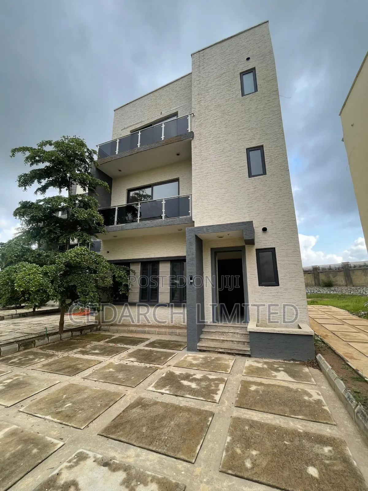 4bdrm Duplex in Idu for sale in Idu