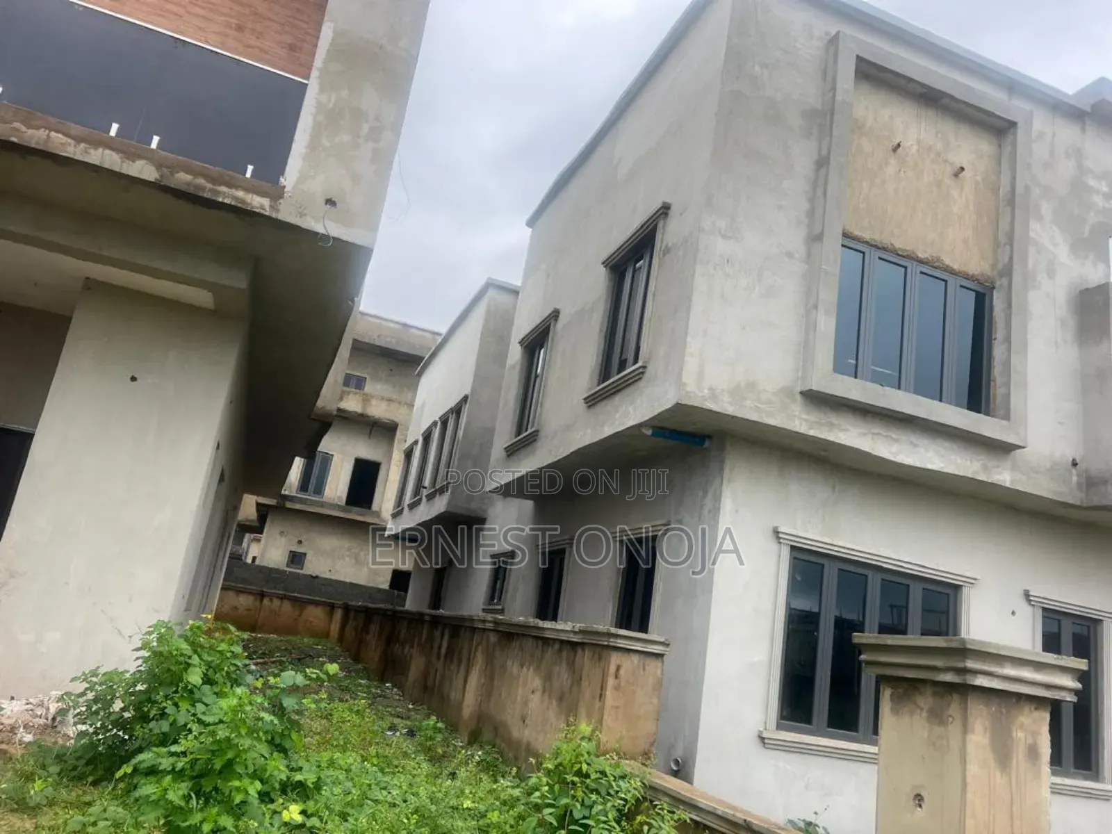 5bdrm Duplex in Karsana for sale in Karsana