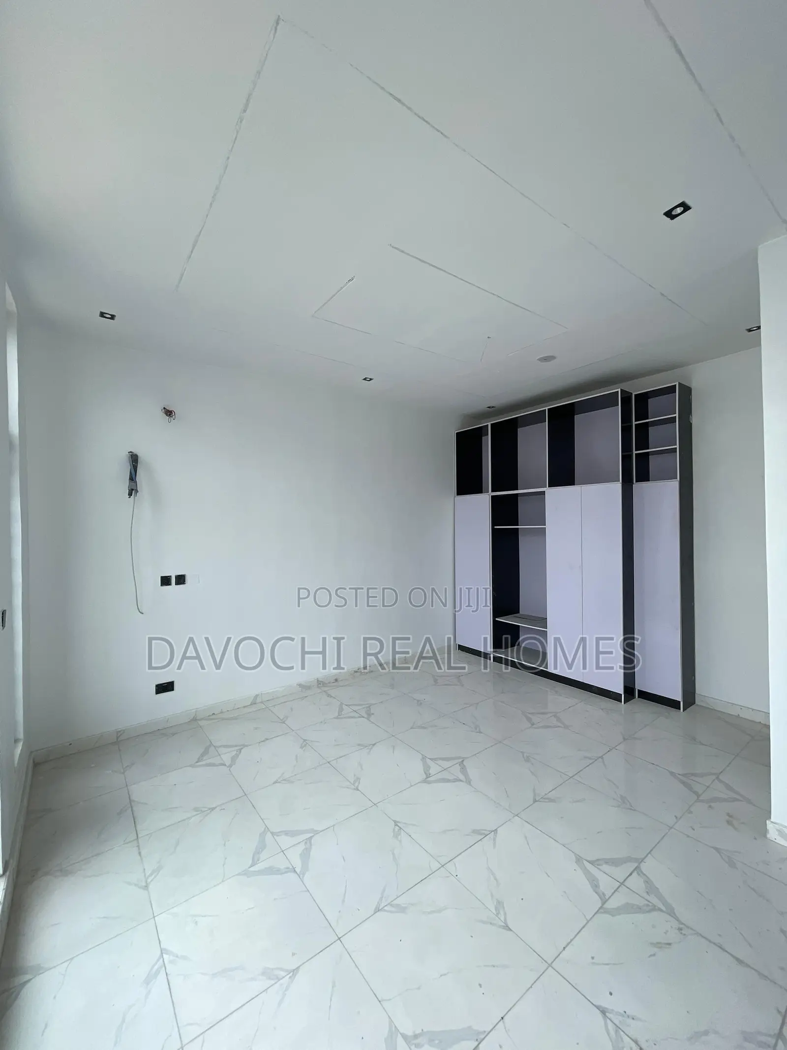 4bdrm Duplex in Ikota for sale in Ikota