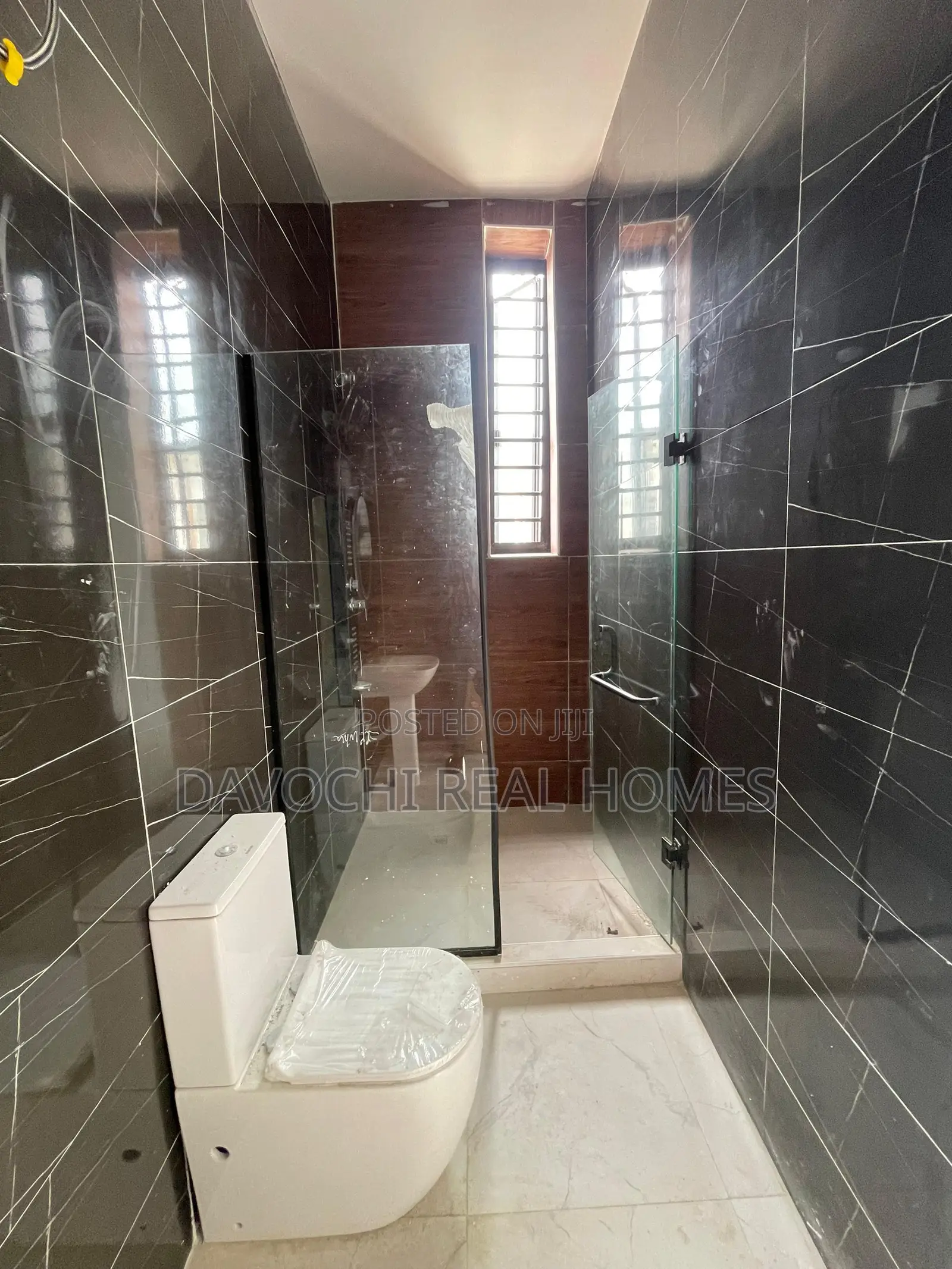 4bdrm Duplex in Ikota for sale in Ikota