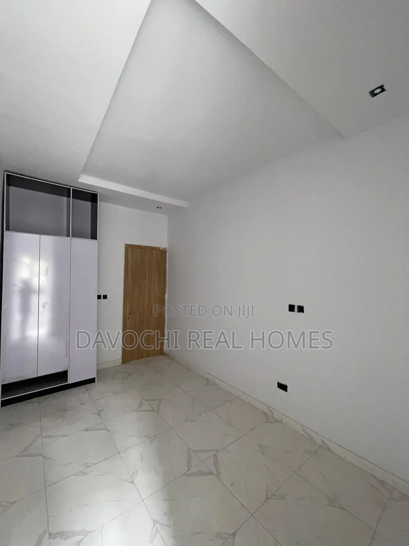4bdrm Duplex in Ikota for sale in Ikota
