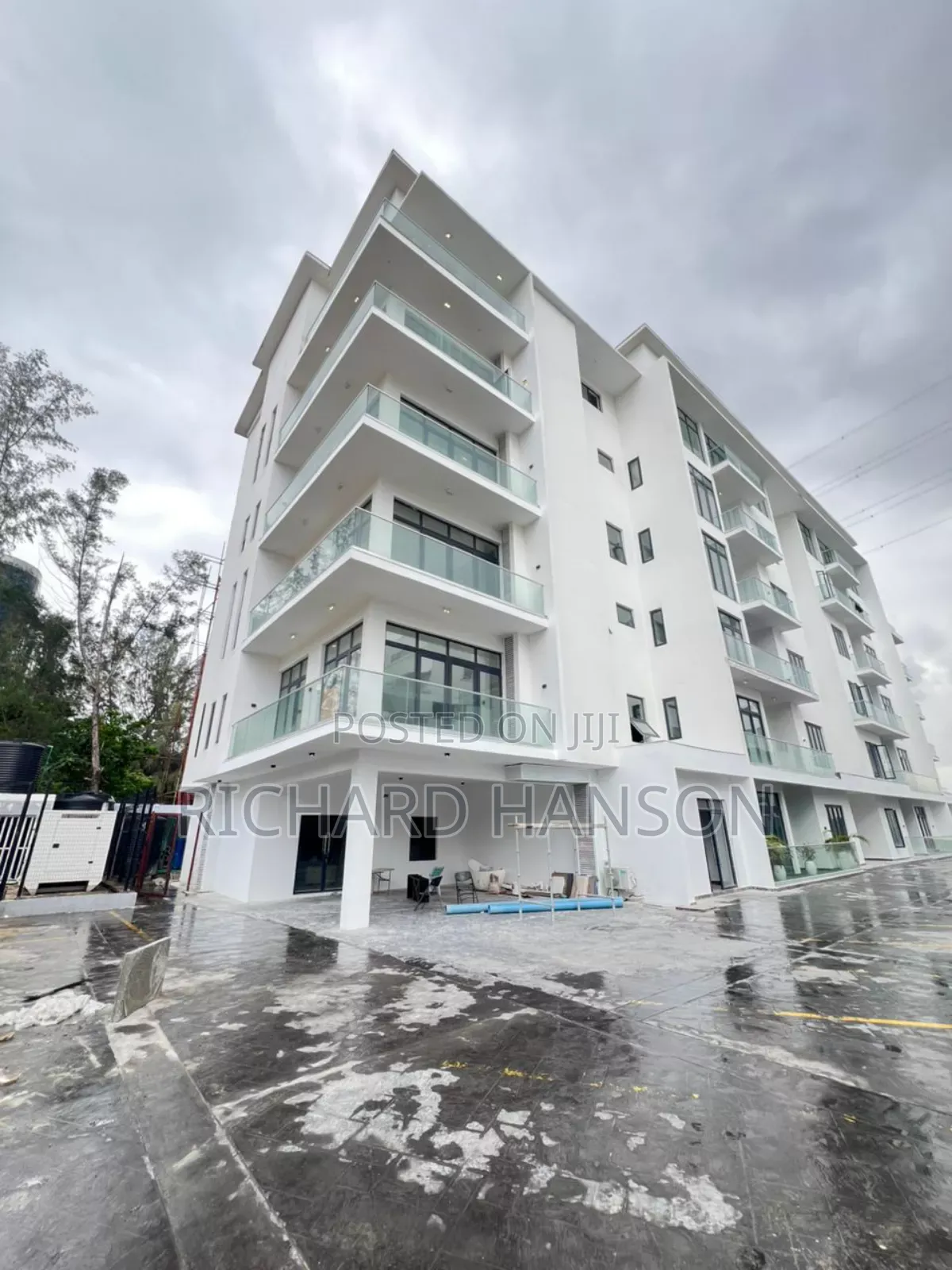 3bdrm Apartment in Inside Banana Island for sale in Banana Island