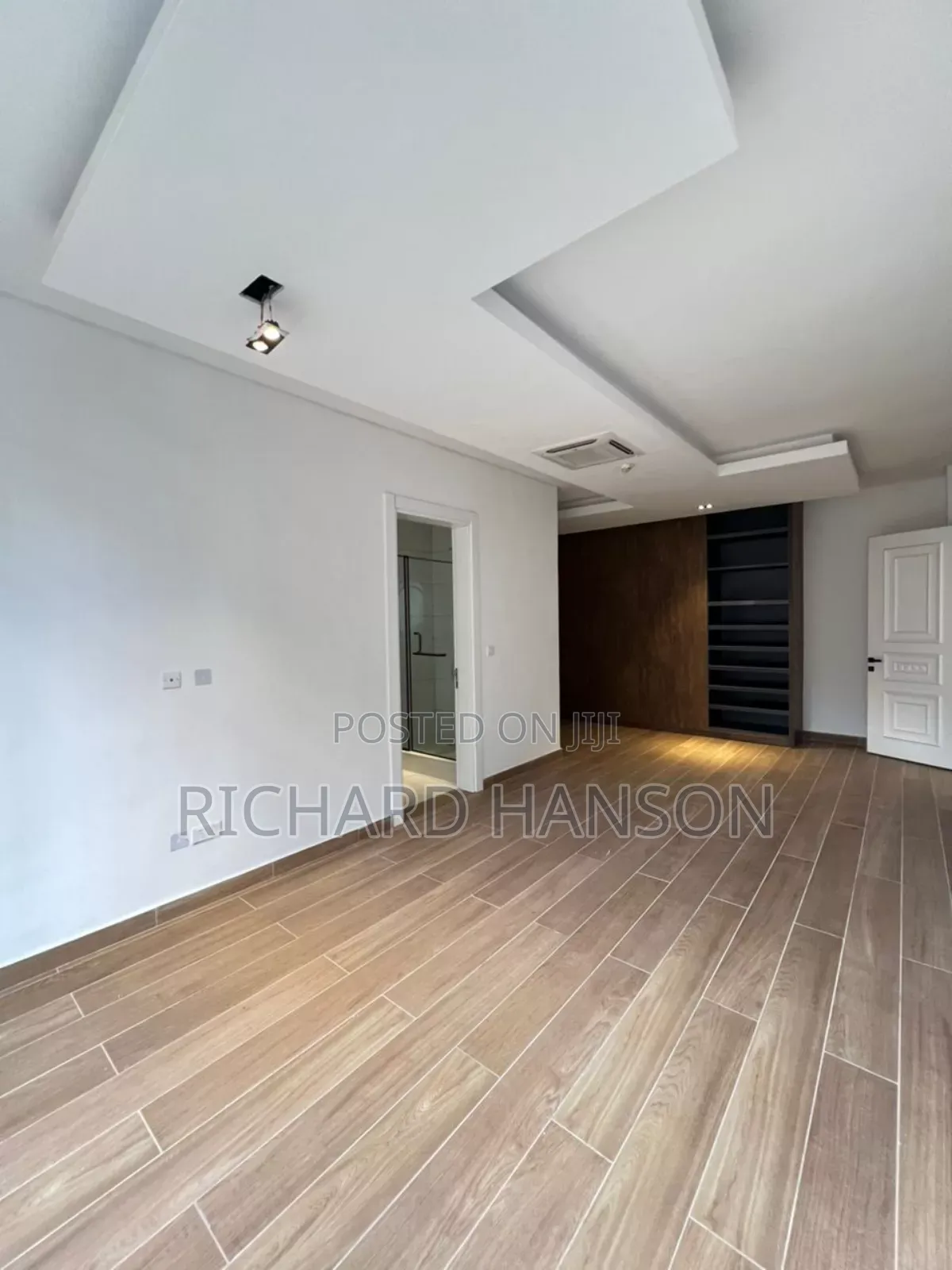 3bdrm Apartment in Inside Banana Island for sale in Banana Island