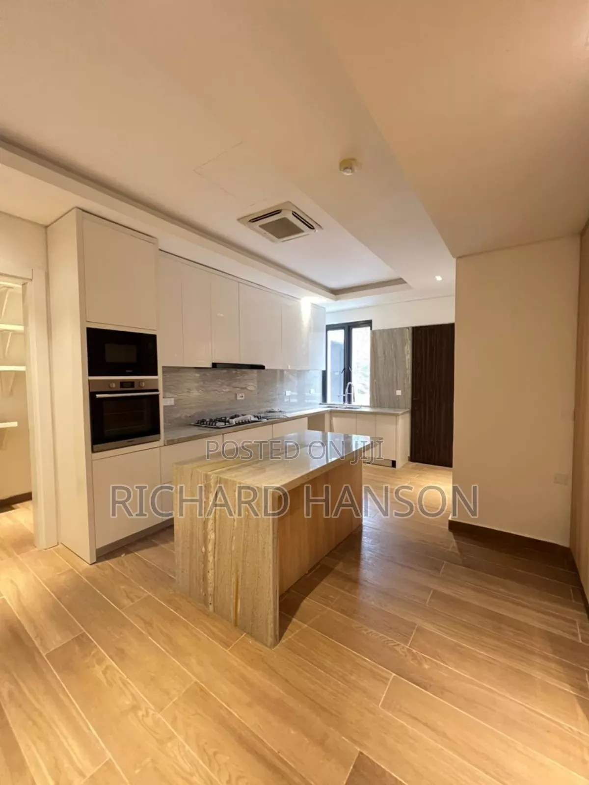 3bdrm Apartment in Inside Banana Island for sale in Banana Island