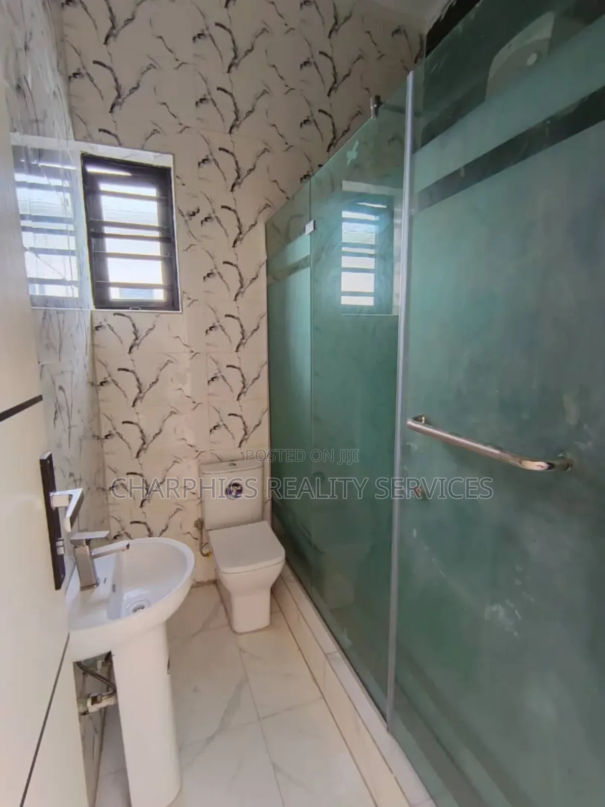4bdrm Duplex in Ikota for rent in Ikota