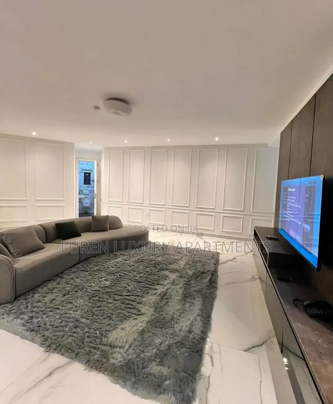 2 Bedroom Luxury Apartment +Pool, Gym, Snooker Private Bar in Wuse 2