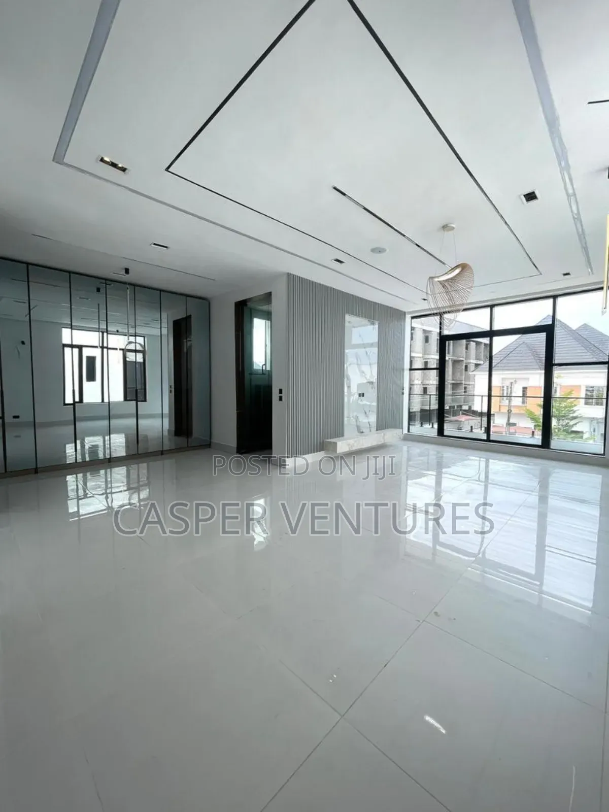 5bdrm Duplex in Royal, Lekki for sale in Lekki