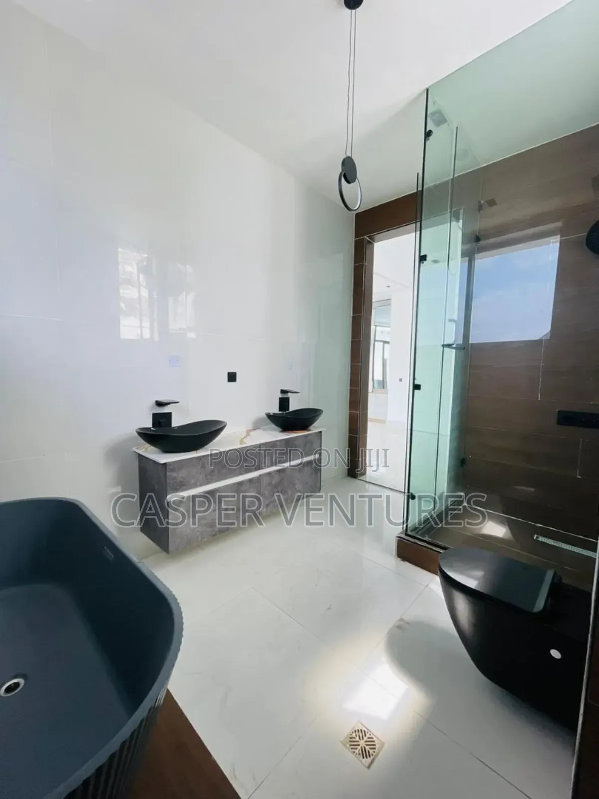5bdrm Duplex in Royal, Lekki for sale in Lekki