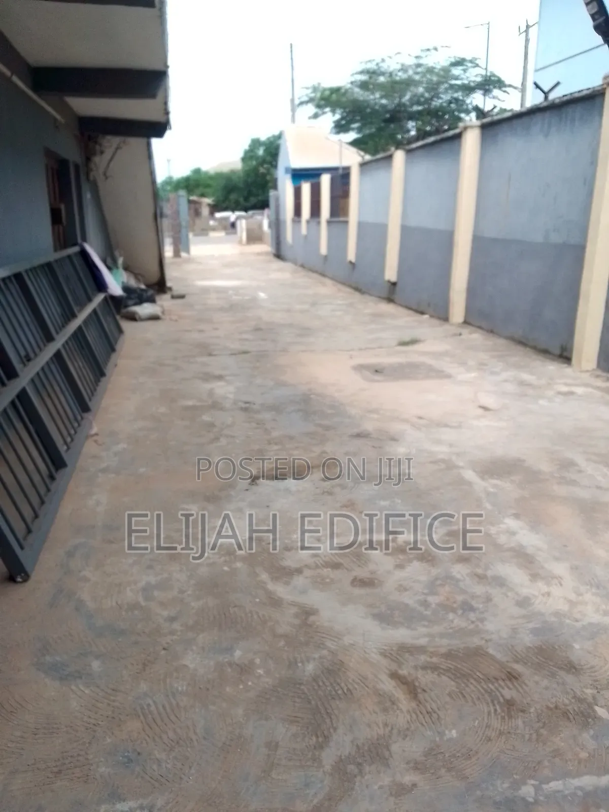 Spacious Facing Road Shop at Promised Land,Ginti Ikorodu. in Ijede / Ikorodu