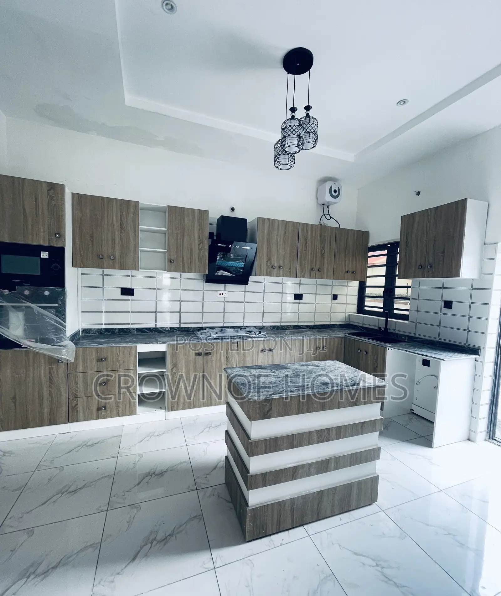 5bdrm Duplex in Sangotedo for sale in Sangotedo