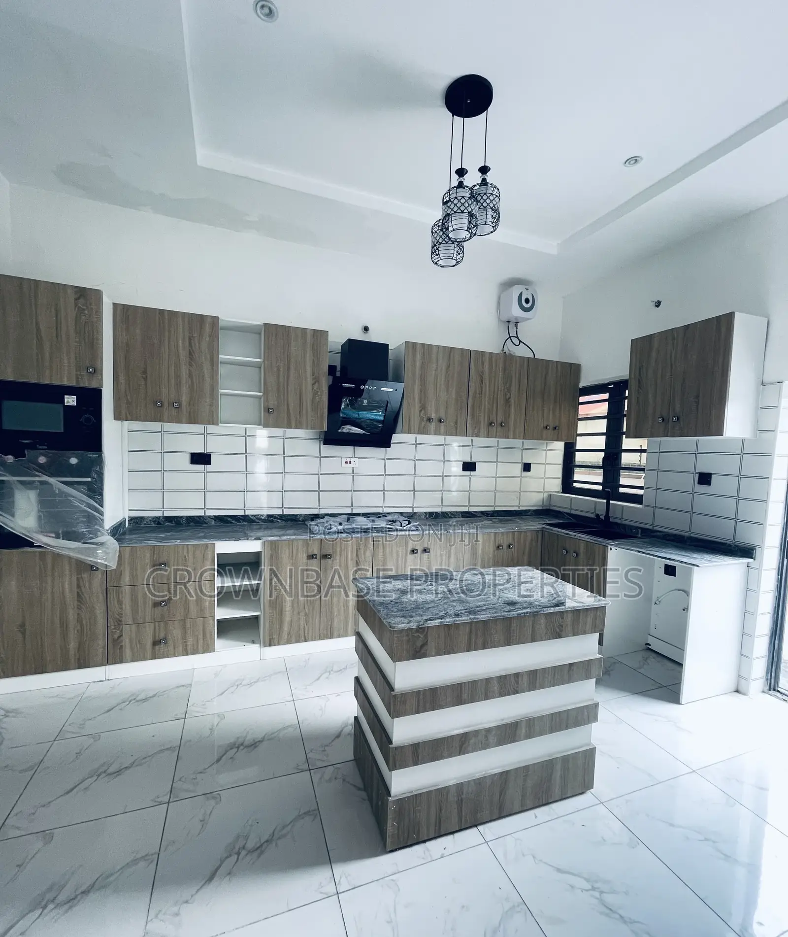 5bdrm Duplex in Sangotedo for sale in Sangotedo