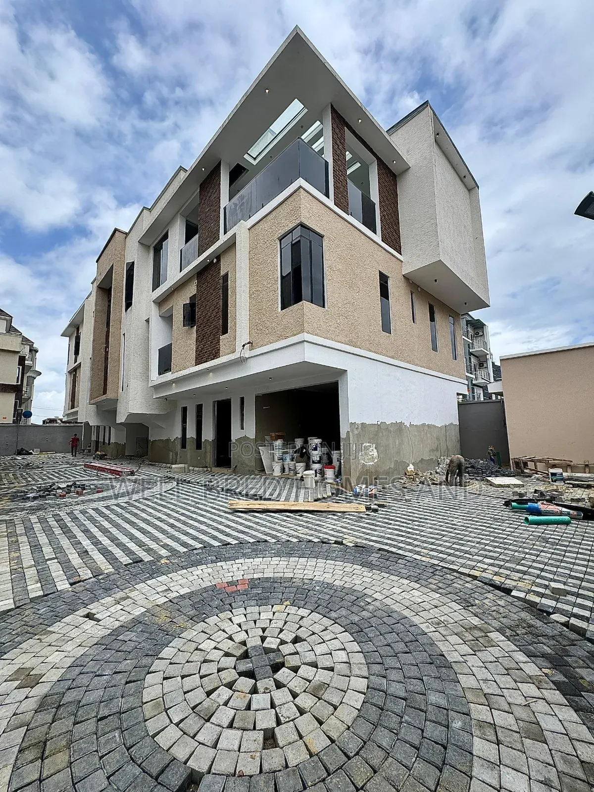 4bdrm Duplex in Lekki Phase 1 for sale in Lekki Phase 1