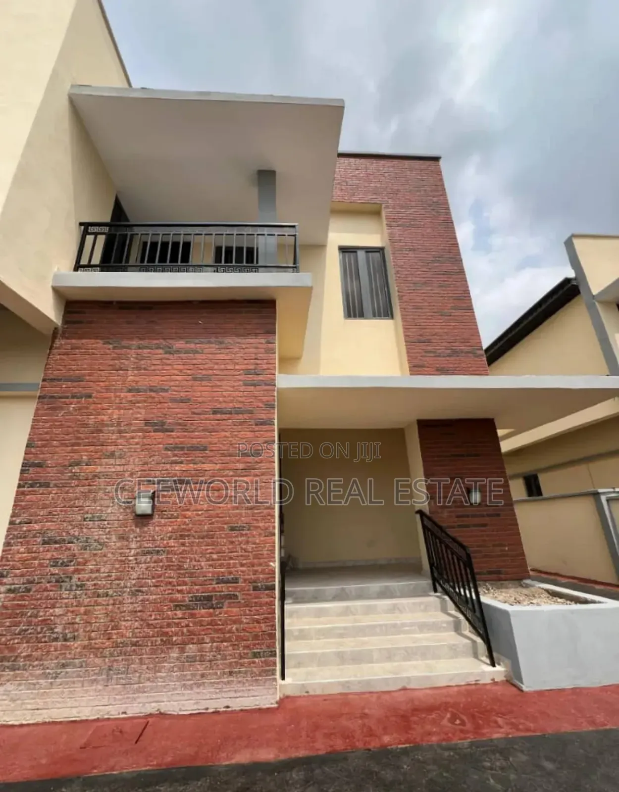 3bdrm Duplex in Oluyole Estate for sale in Oluyole Estate
