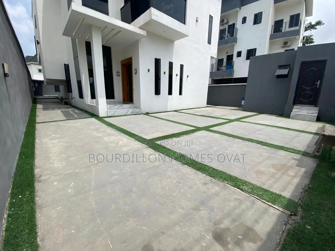4bdrm Duplex in Lekki for sale in Lekki