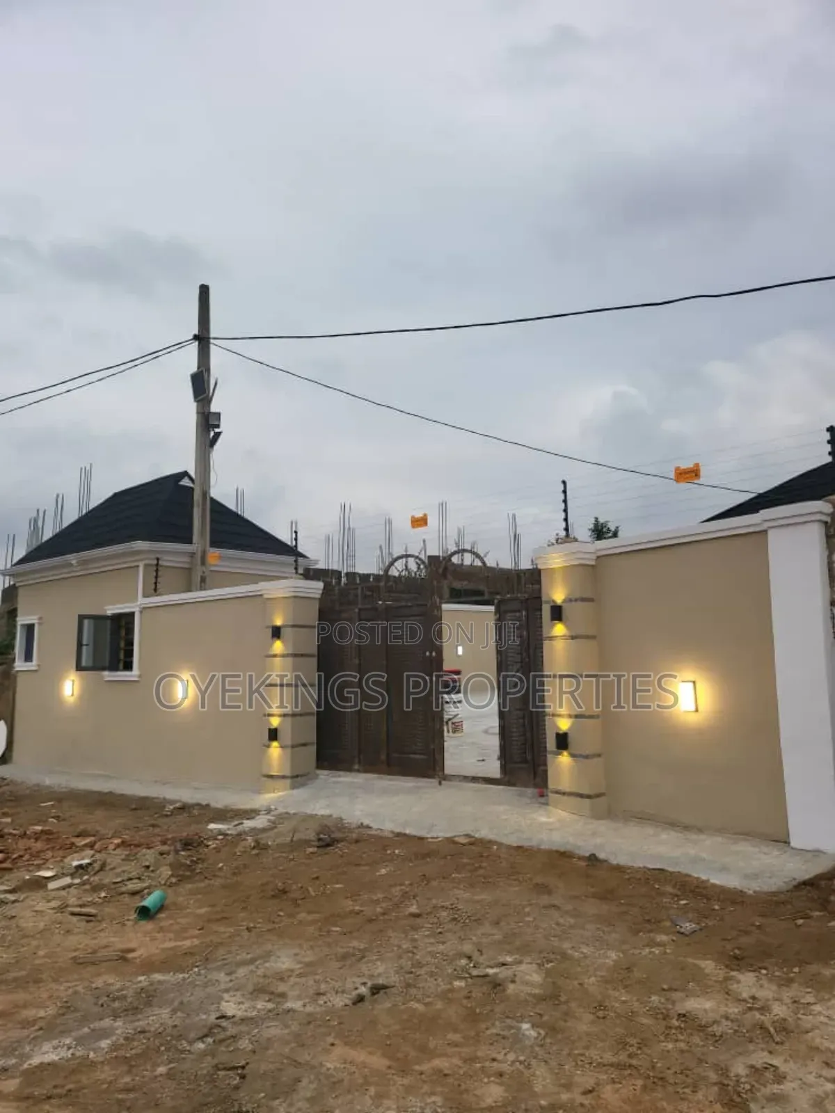 3bdrm Bungalow in Elebu Market, Akala Express for sale in Akala Express