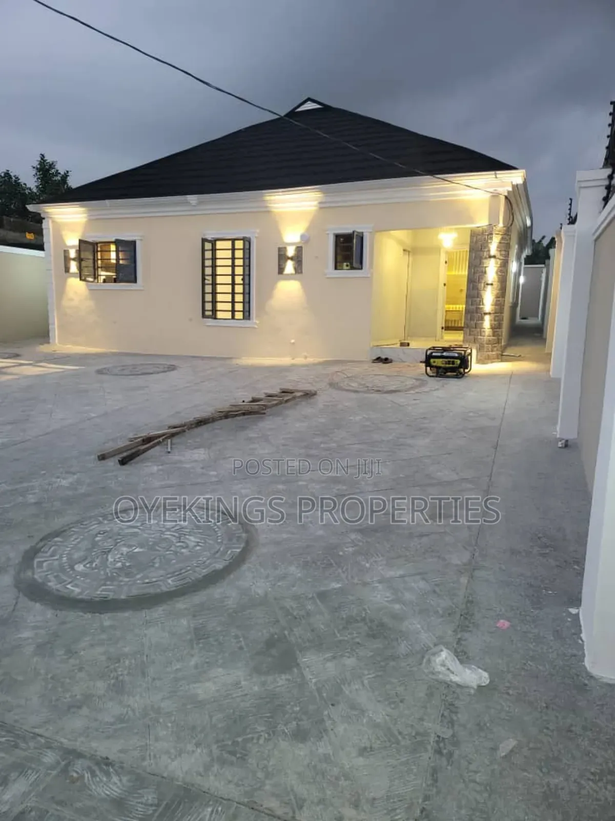 3bdrm Bungalow in Elebu Market, Akala Express for sale in Akala Express