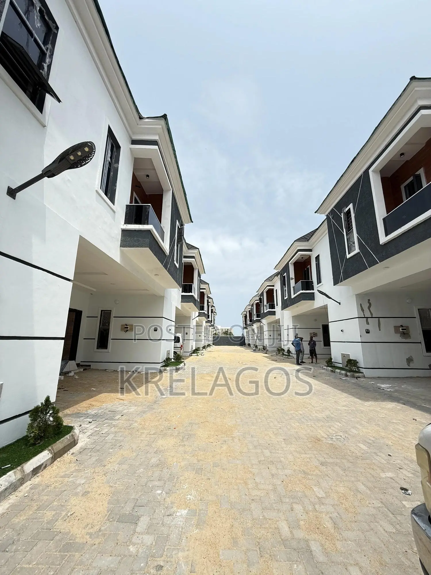 4bdrm Duplex in Off Lekki-Epe Expressway for sale in Off Lekki-Epe Expressway