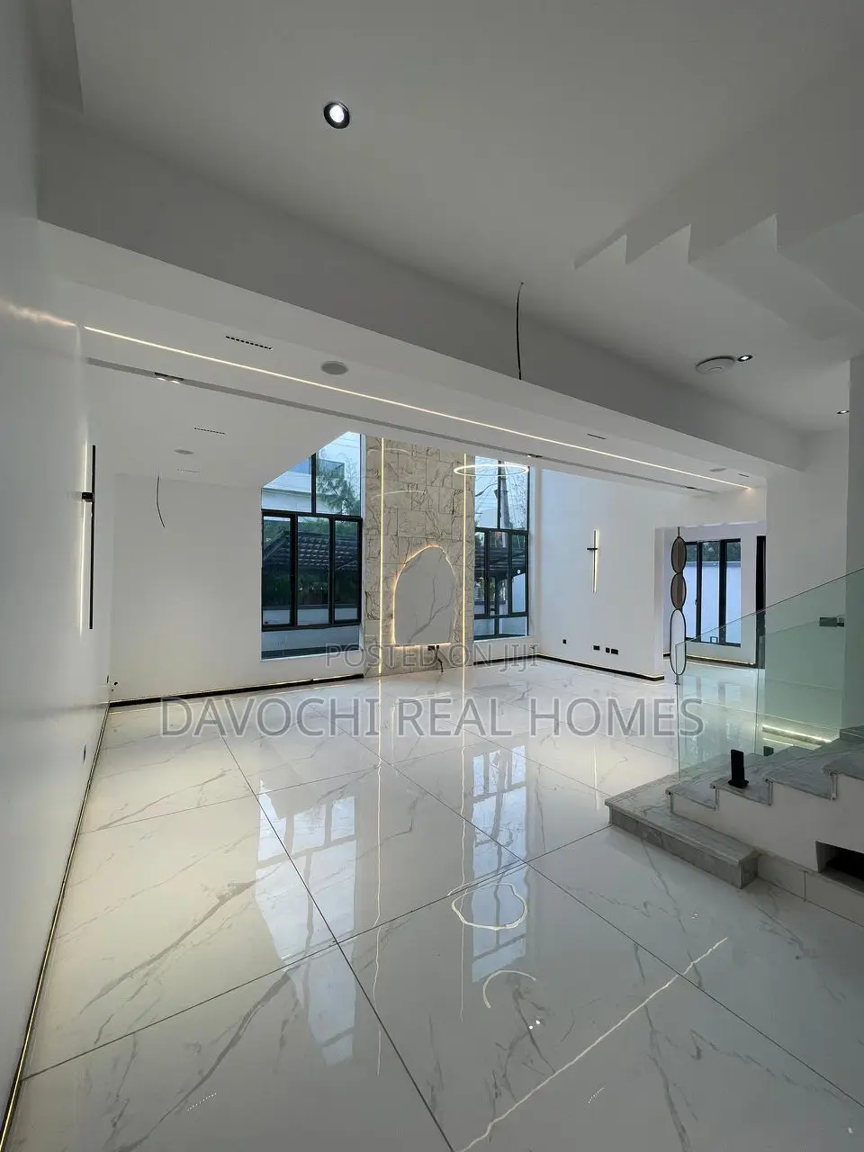 Luxurious 5 Bedroom Duplex With Swimming Pool for Sale in Ikota