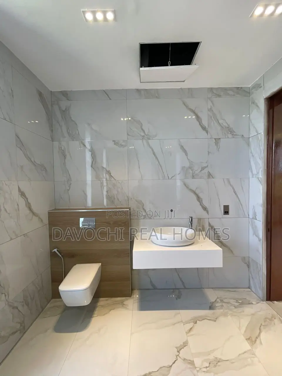 Beautiful 5 Bedroom Detached Duplex With Bq for Sale in Osapa london