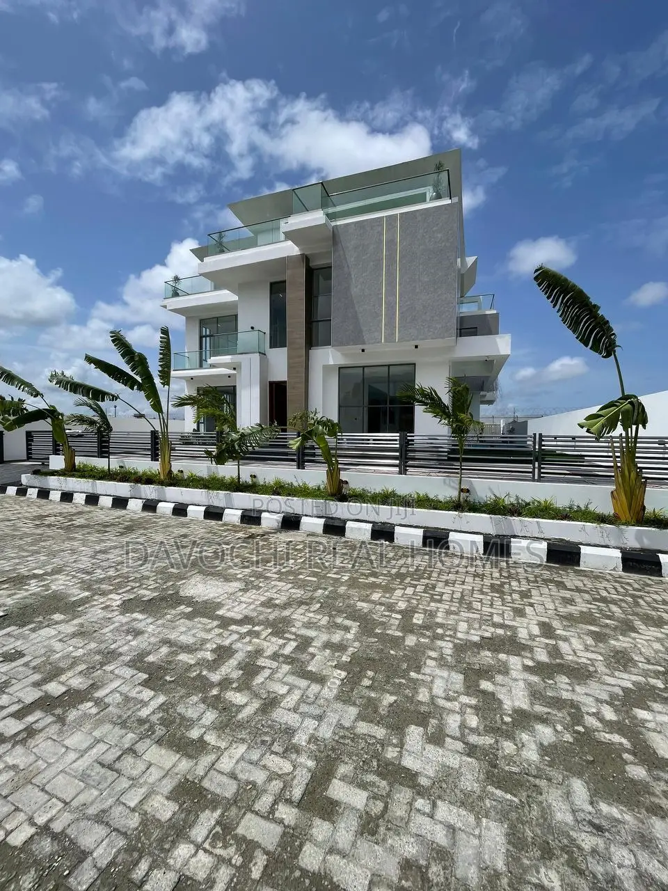 Beautiful 5 Bedroom Detached Duplex With Bq for Sale in Osapa london