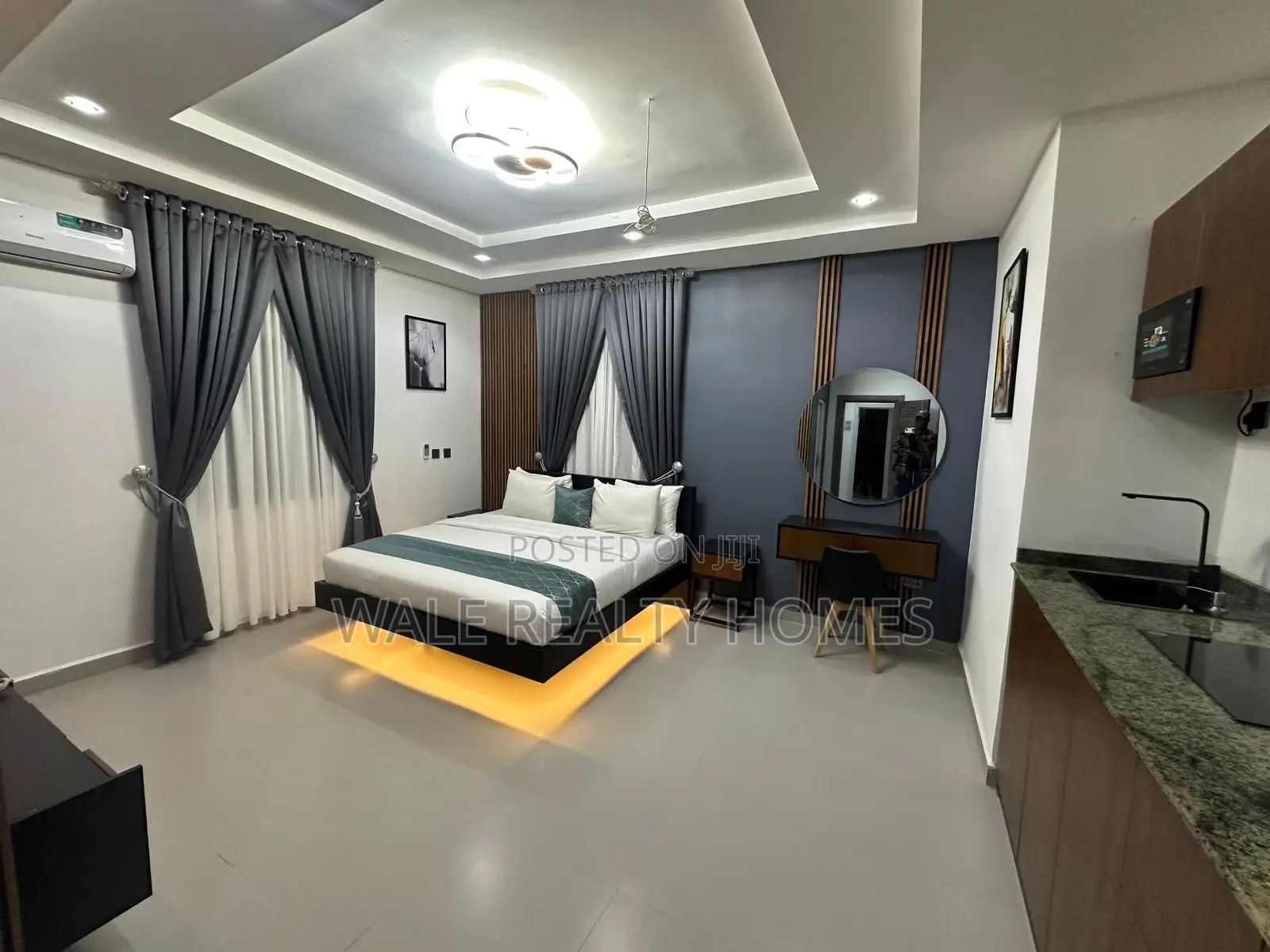 Classic Selfcontain For Short Stay in Life Camp