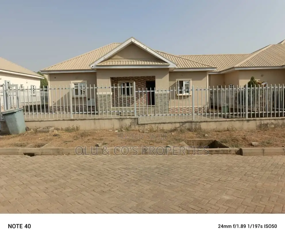 3bdrm Bungalow in Von Garden City, Lugbe District for sale in Lugbe District
