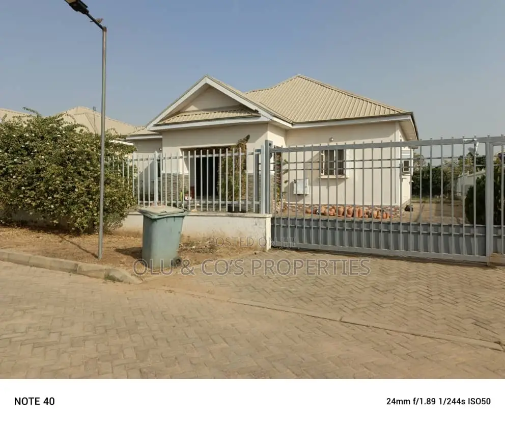 3bdrm Bungalow in Von Garden City, Lugbe District for sale in Lugbe District