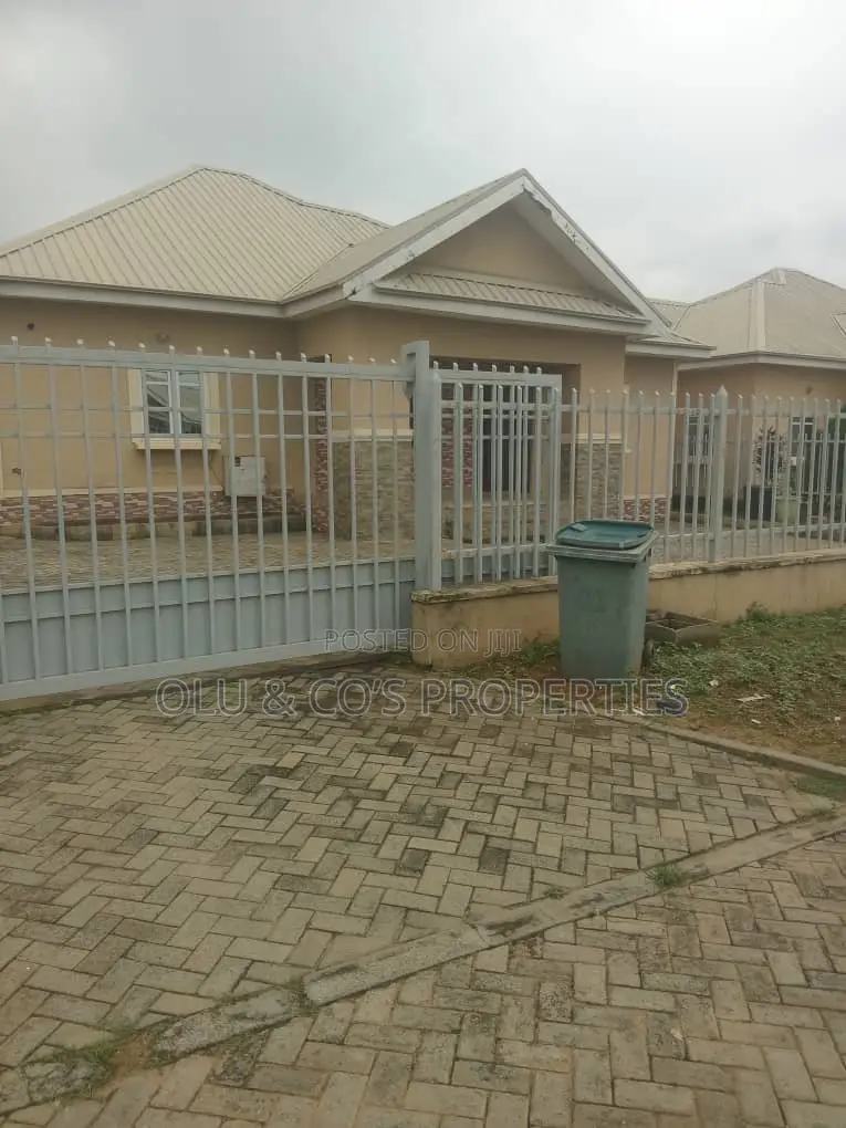 3bdrm Bungalow in Von Garden City, Lugbe District for sale in Lugbe District