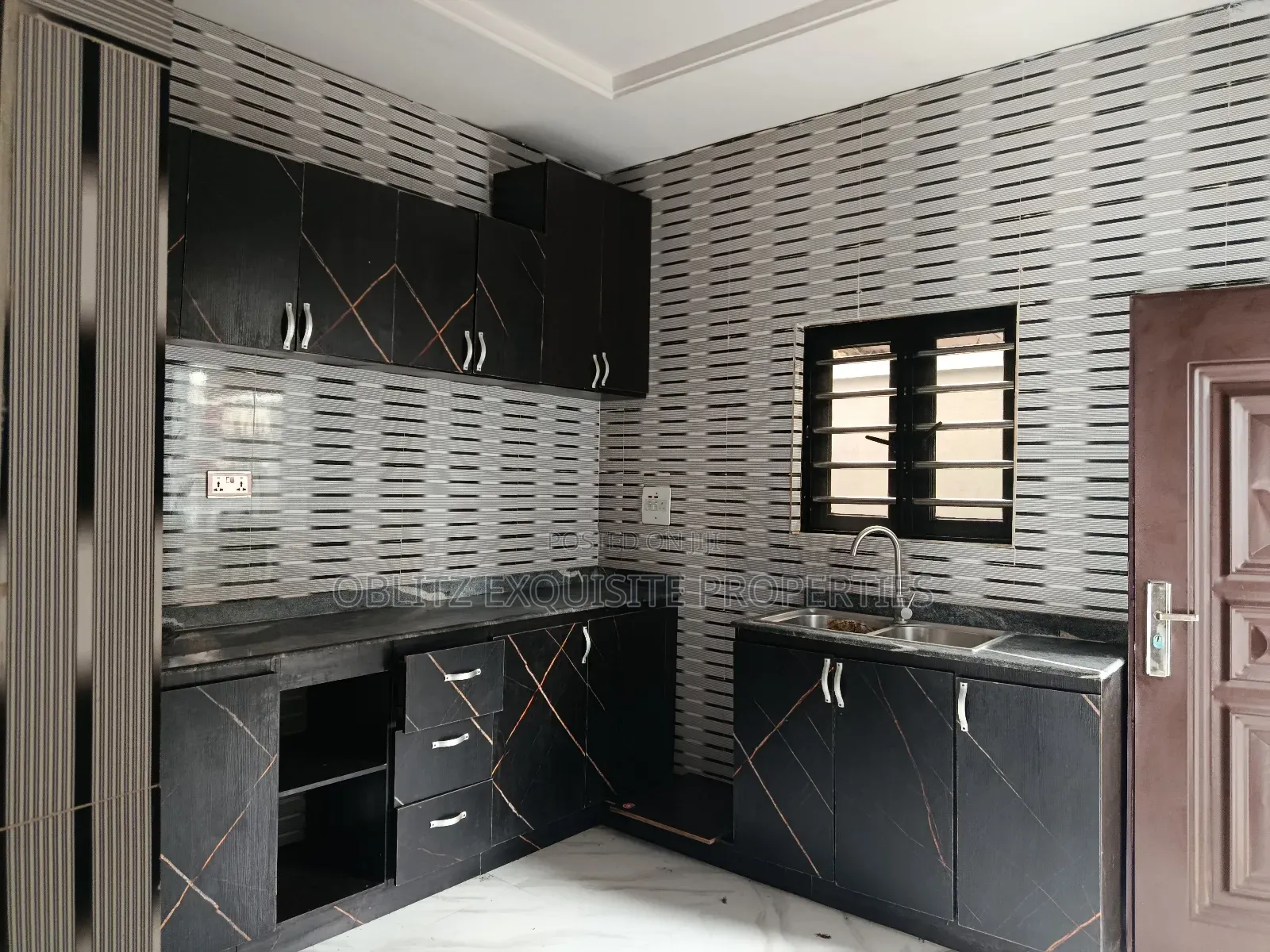 4bdrm Duplex in Prefab Aladinma, Owerri for sale in Owerri