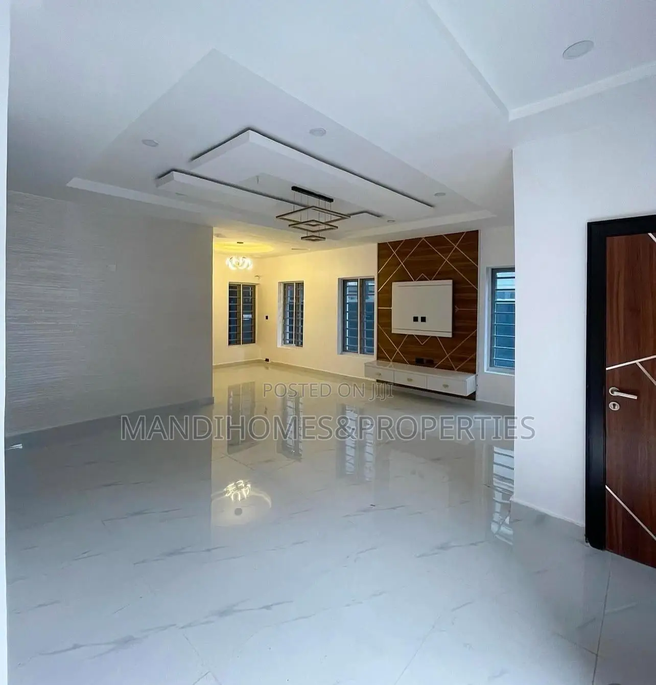 5bdrm Duplex in Ikate for sale in Ikate