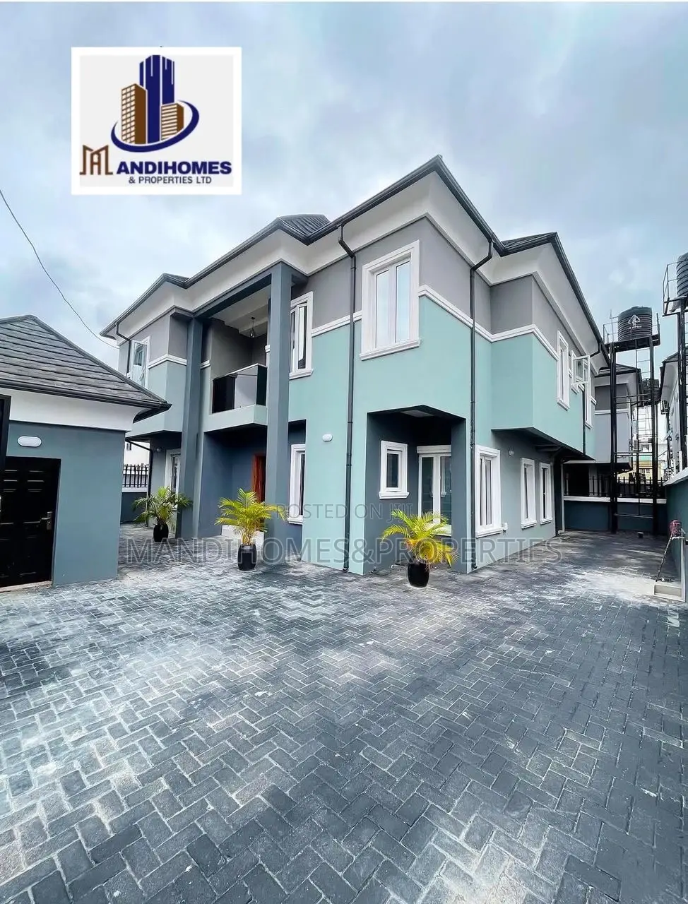5bdrm Duplex in Ikate for sale in Ikate