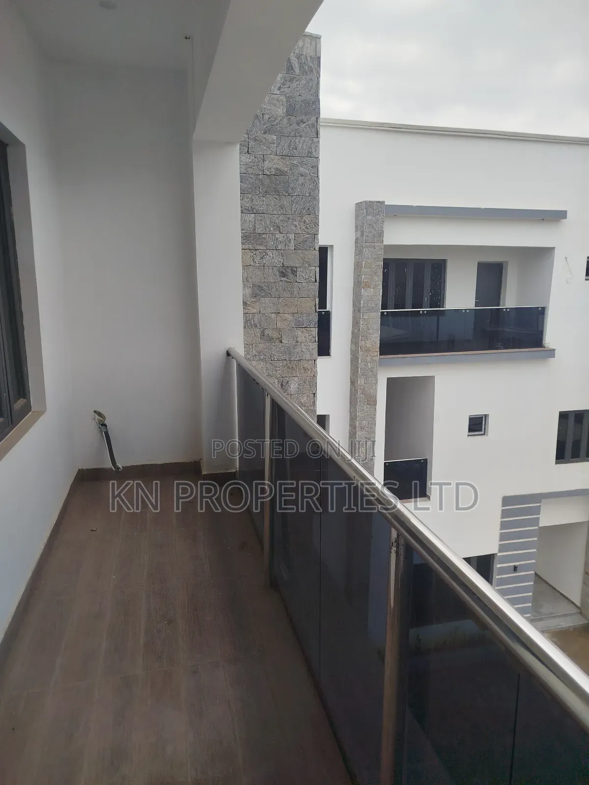 4bdrm Townhouse / Terrace in Durumi for rent in Durumi