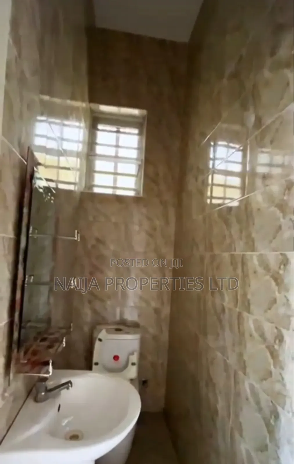 4bdrm Duplex in Ologolo, Lekki for sale in Lekki