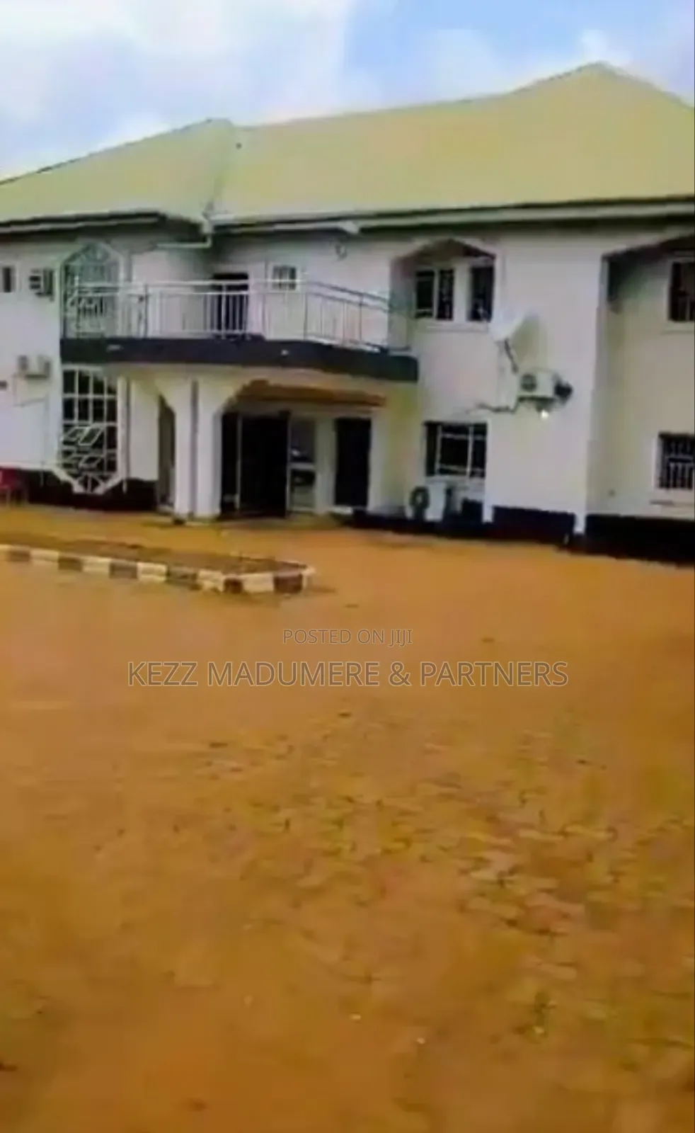 For Sale: 24 Rooms Hotel at Awka , Anambra State in Awka