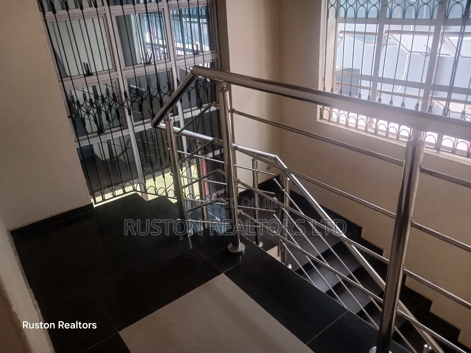 6 Bedroom / Office Commercial Building in Ibadan