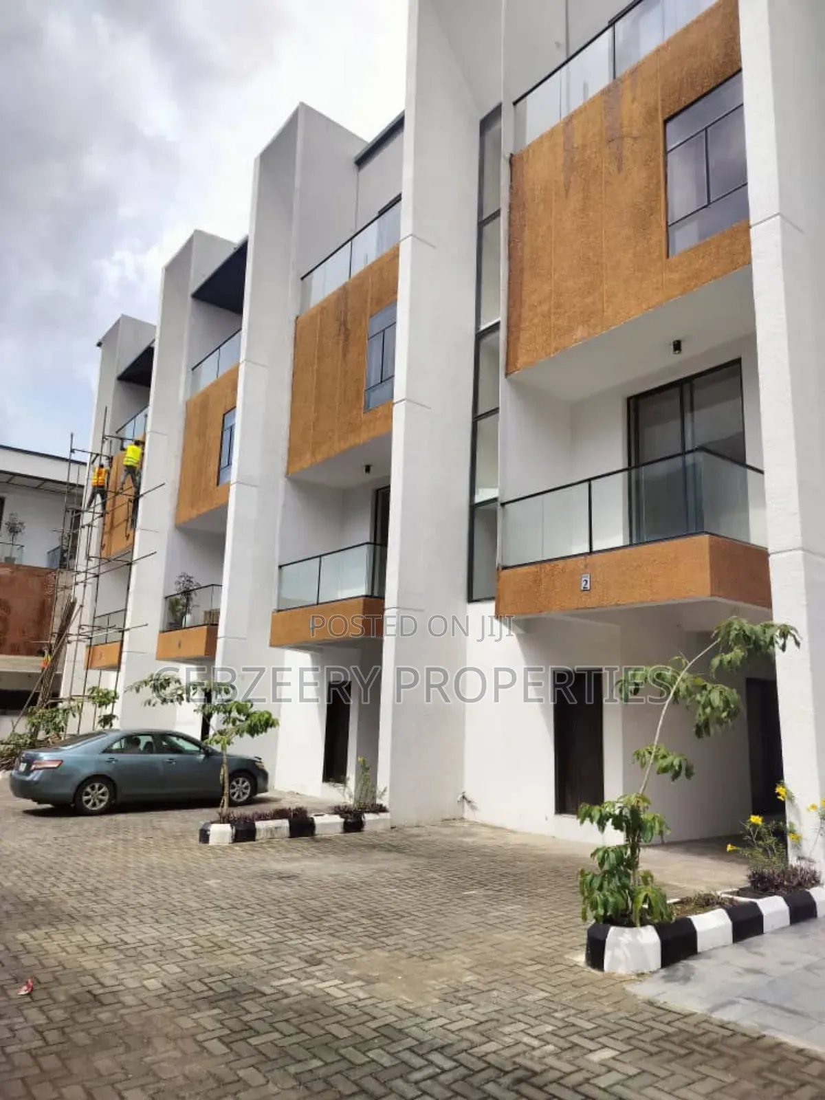 4bdrm Duplex in Shonibare Estate for sale in Shonibare Estate