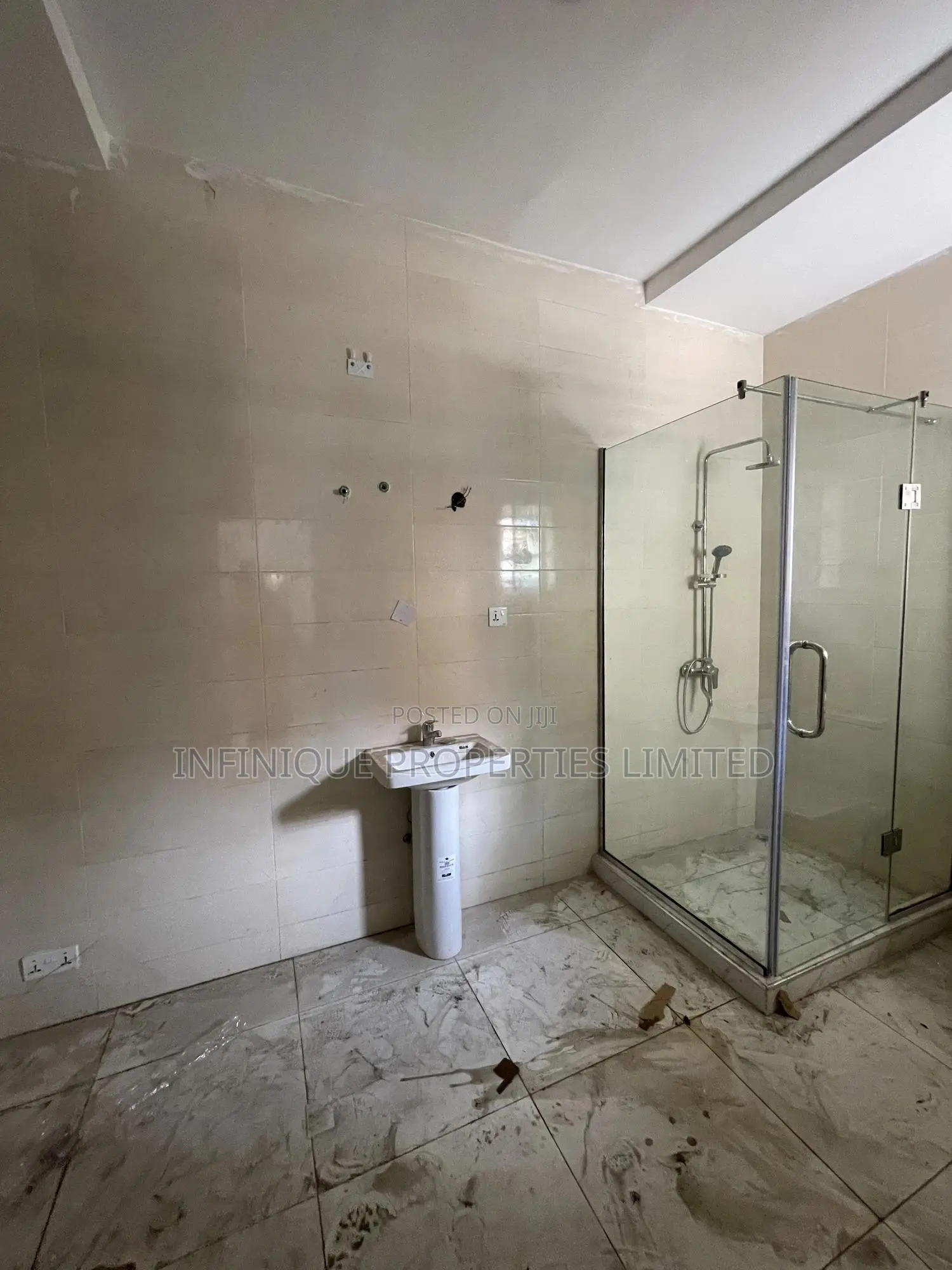 3bdrm Block of Flats in Ikeja GRA for sale in Ikeja GRA