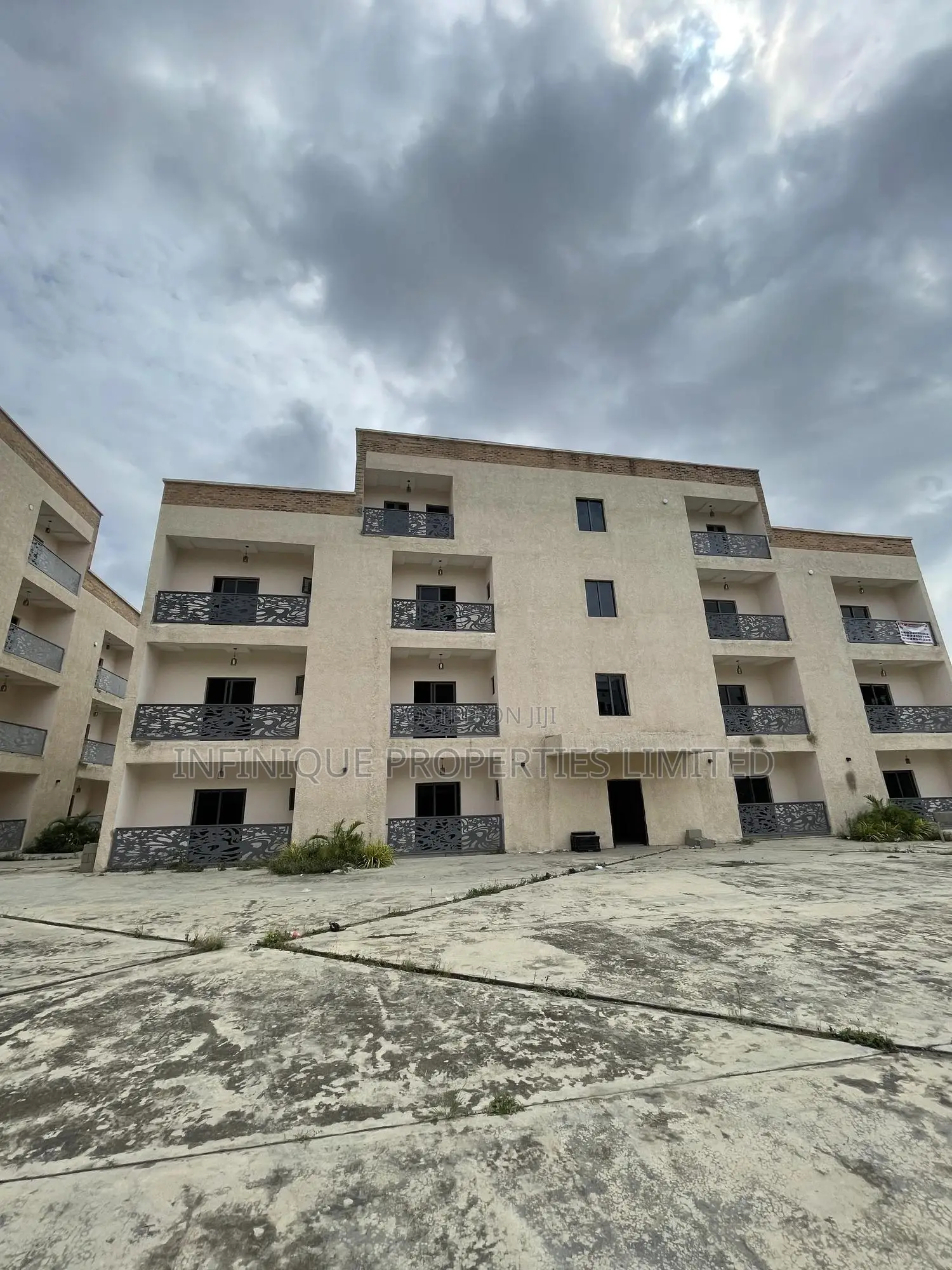3bdrm Block of Flats in Ikeja GRA for sale in Ikeja GRA
