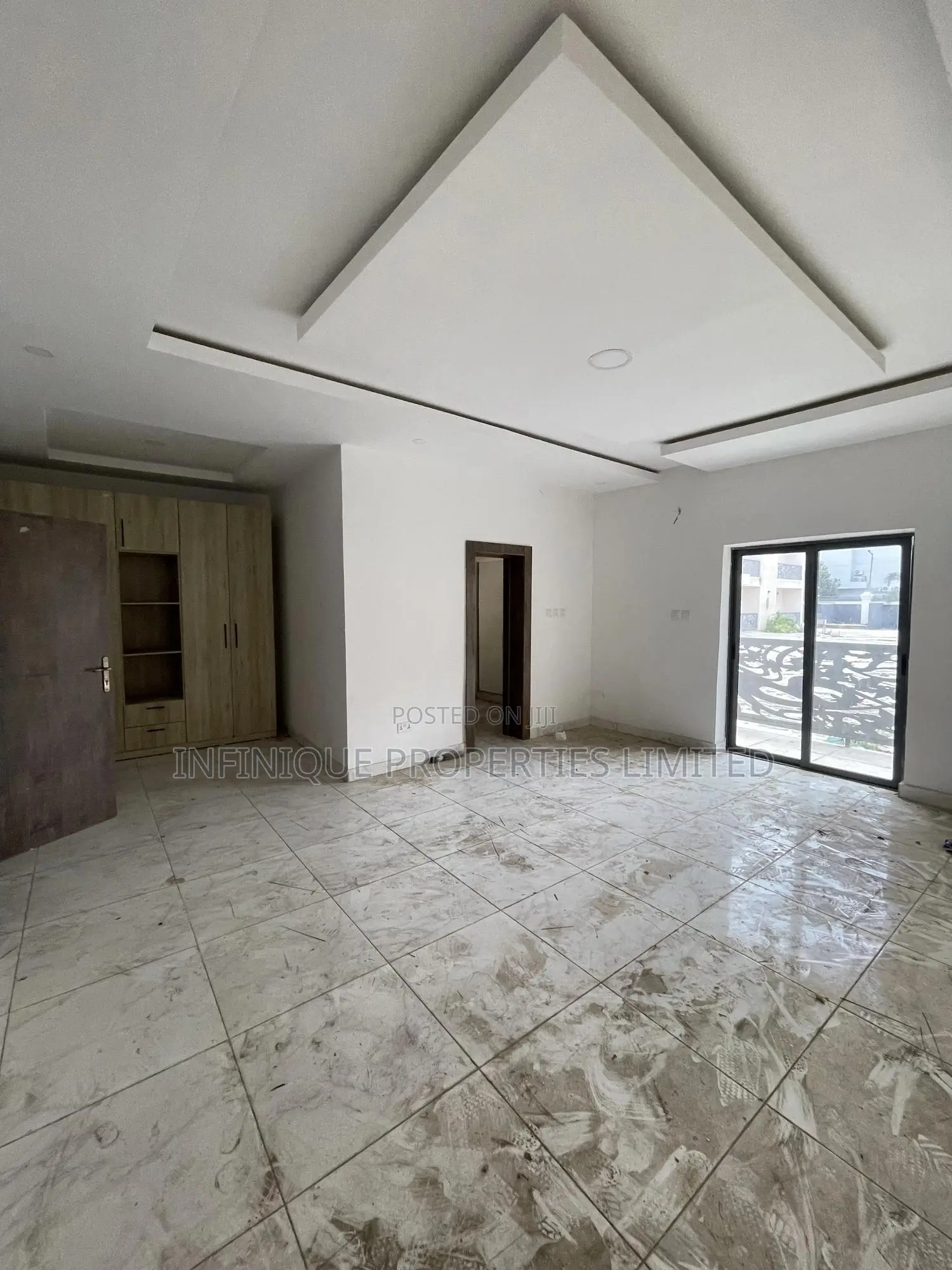 3bdrm Block of Flats in Ikeja GRA for sale in Ikeja GRA