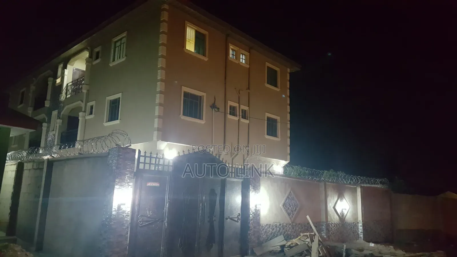 3bdrm Block of Flats in Ibeshe / Ikorodu for sale in Ibeshe / Ikorodu