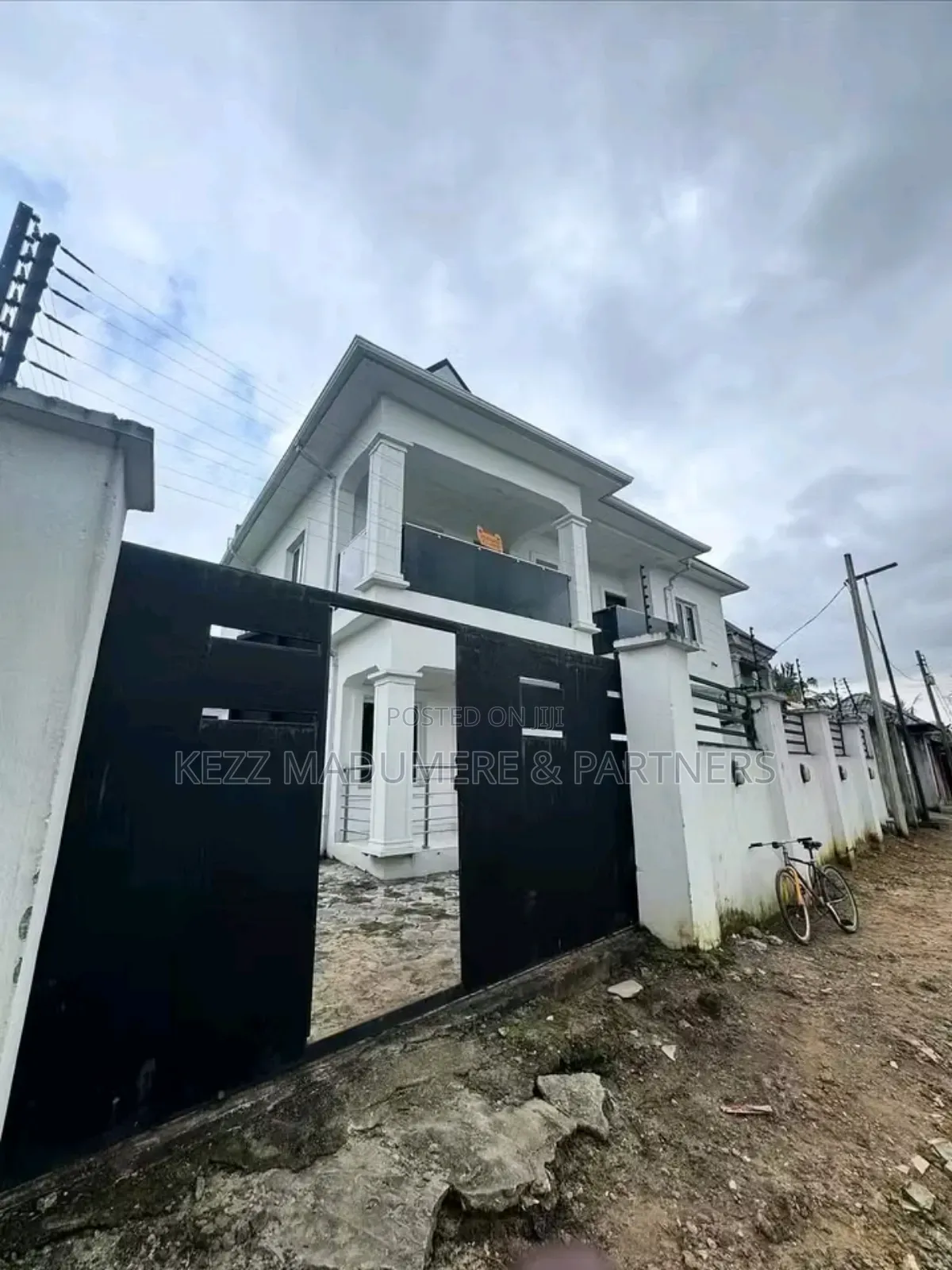 5bdrm Duplex in Eliozu Eneka Link, Port-Harcourt for sale in Port-Harcourt