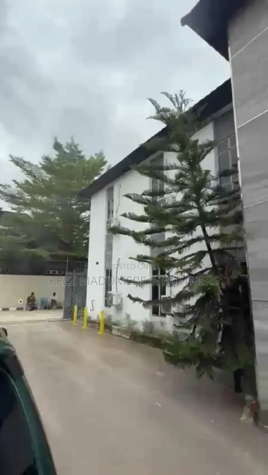 For Sale: Corporate Office With Mini Warehouse , Nta Rd , Ph in Port-Harcourt