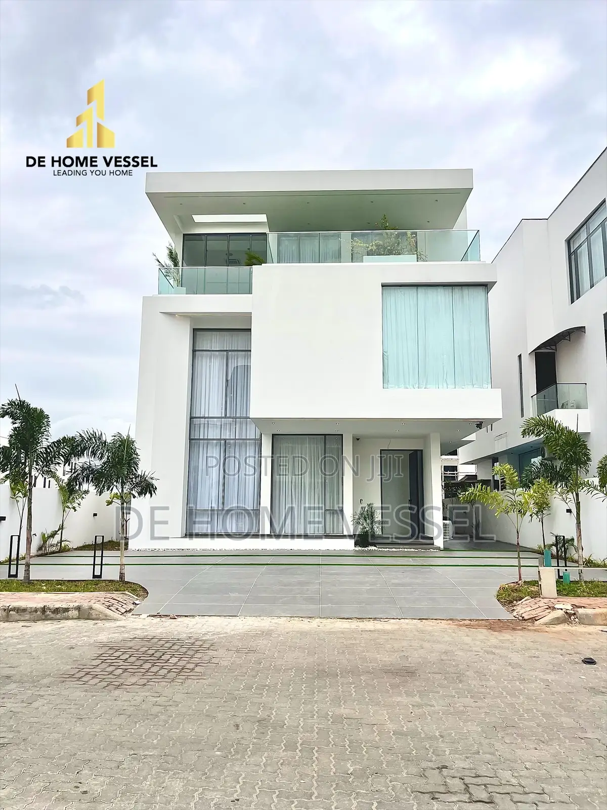 5bdrm Duplex in Ikate for sale in Ikate