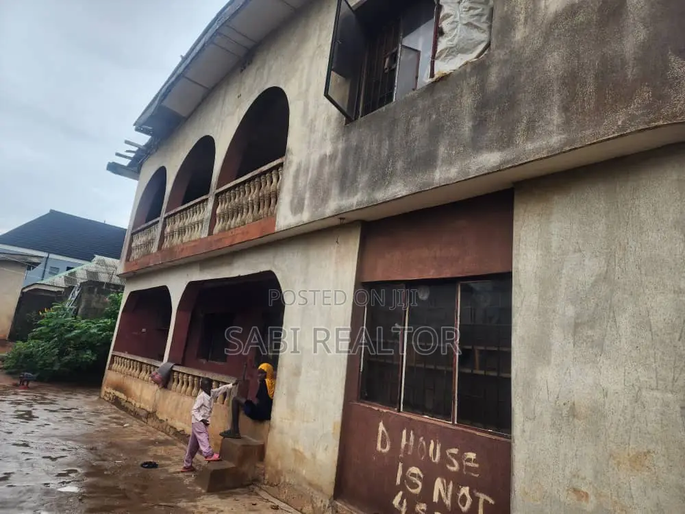 3bdrm Block of Flats in Ajelanwa, Baruwa for sale in Baruwa