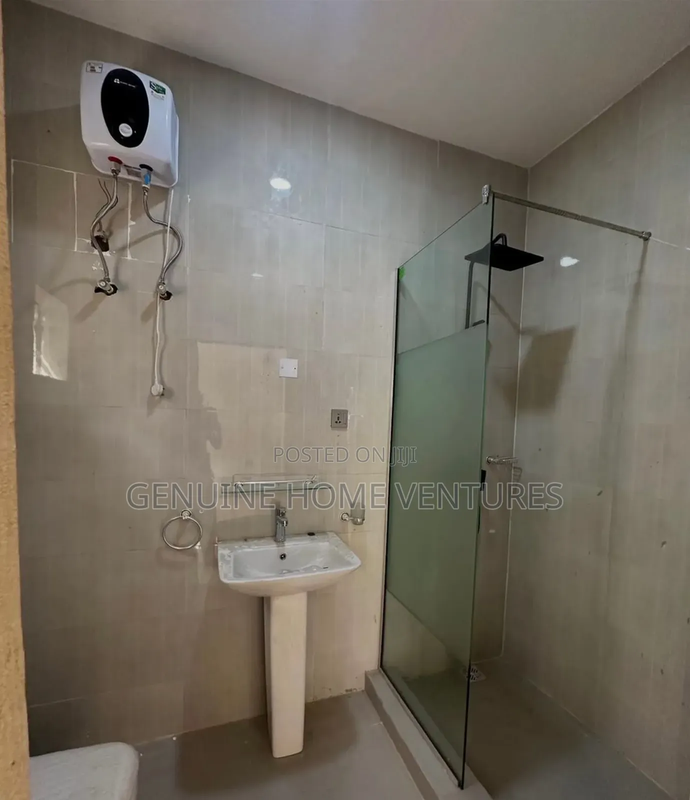 3bdrm Apartment in Obafemi Awolowo Way for sale in Obafemi Awolowo Way