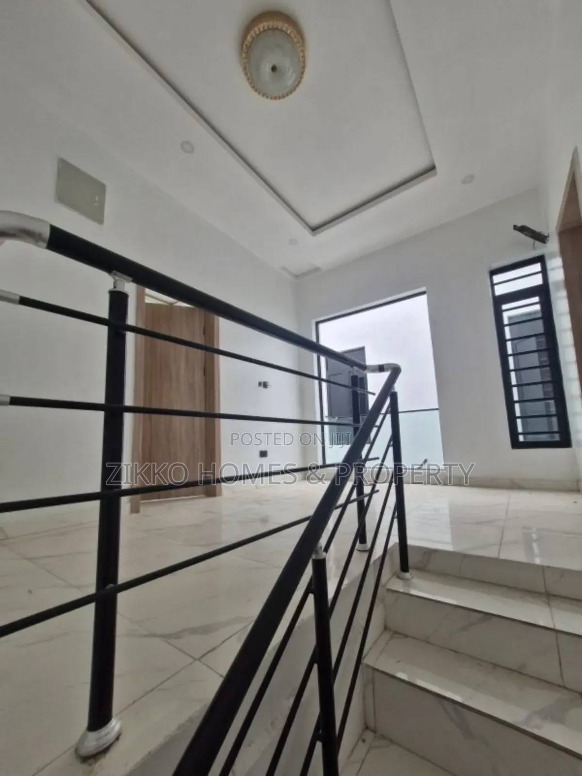 3bdrm Townhouse/Terrace in Ikota Gra, Chevron for sale in Chevron