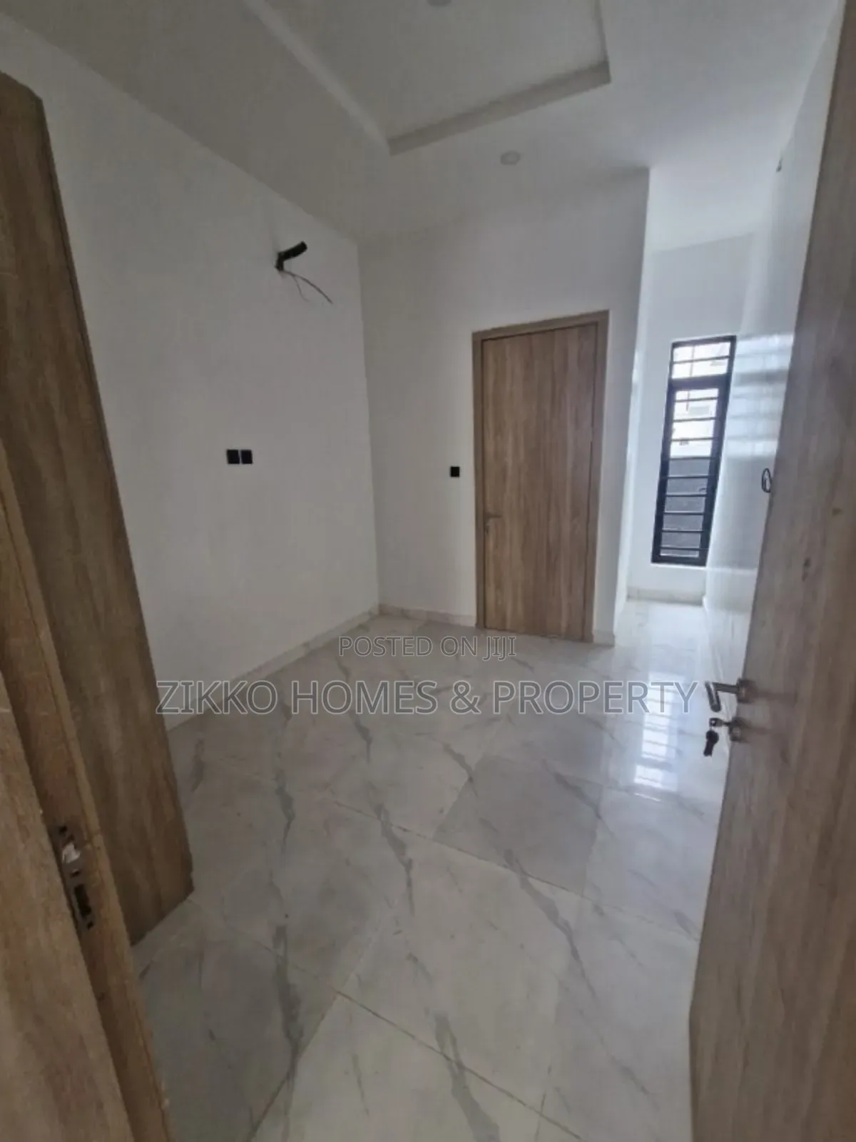 3bdrm Townhouse/Terrace in Ikota Gra, Chevron for sale in Chevron