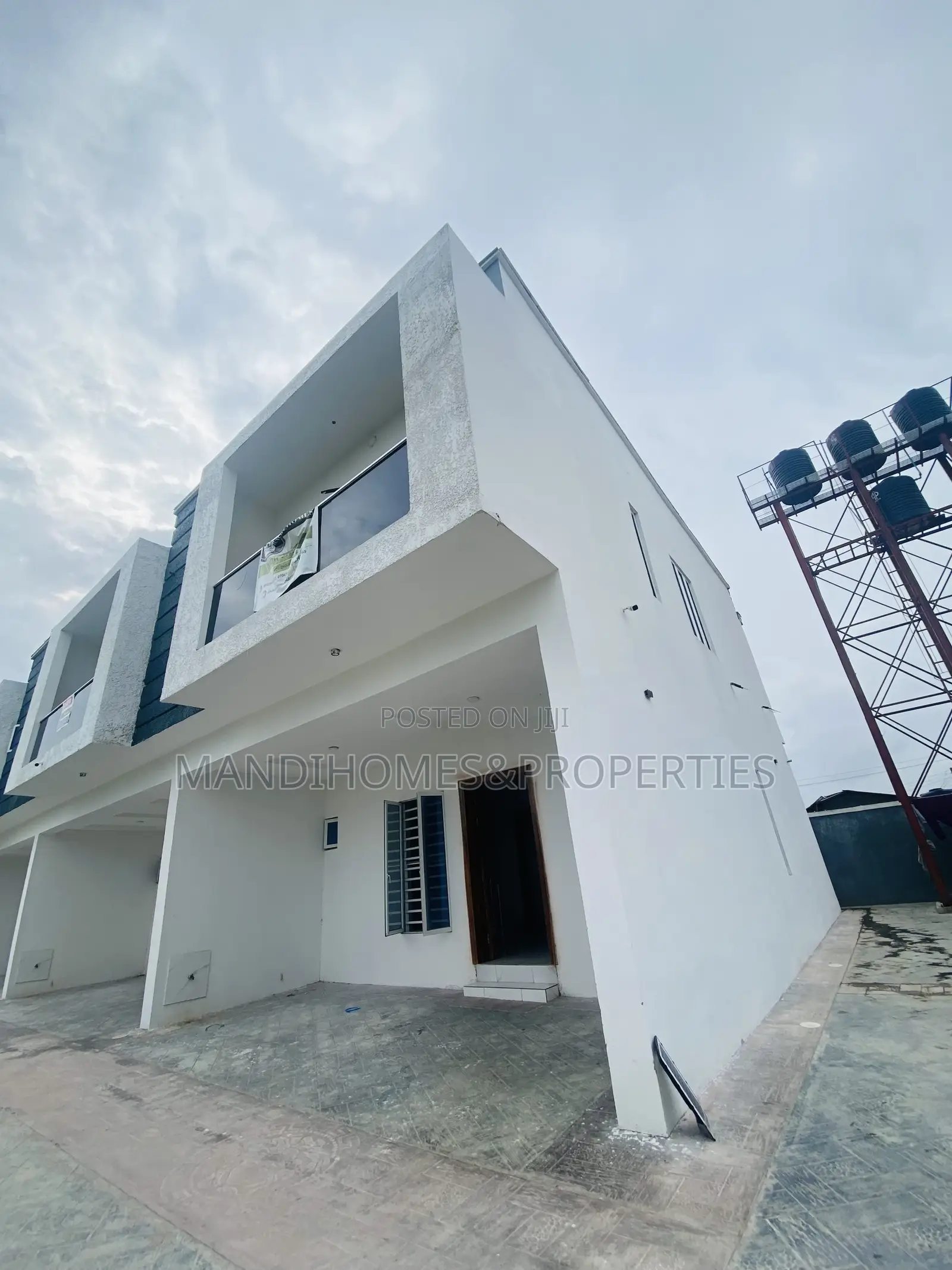 4bdrm Townhouse/Terrace in Ikota for sale in Ikota