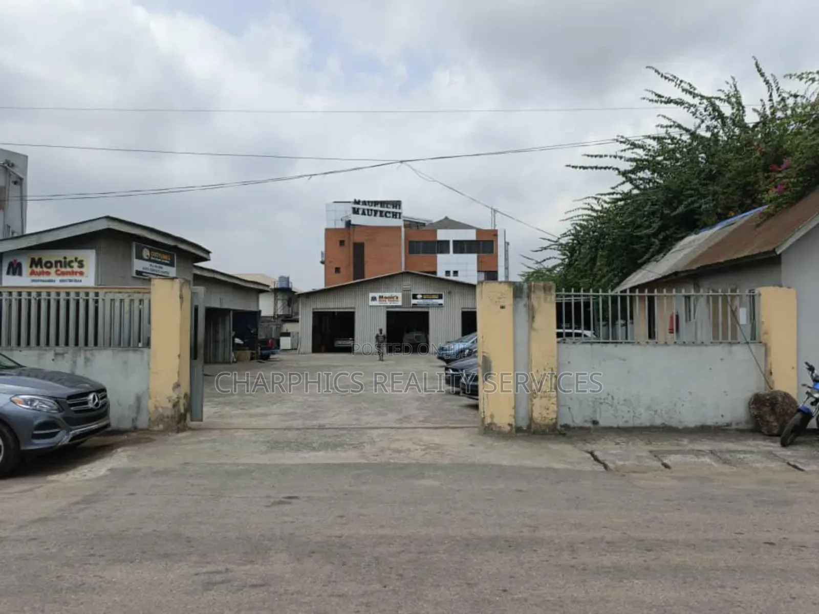 ‎Land Size: 1030sqm ‎Title: C of O in Ikeja
